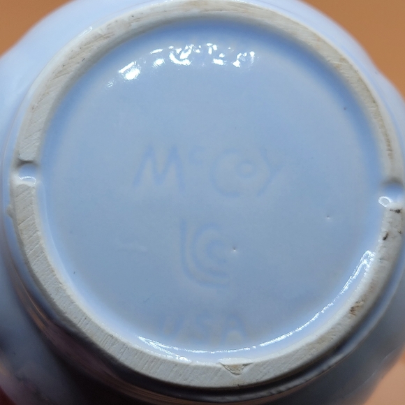 VTG McCoy Pottery Strawberry Pitcher - Picture 6 of 10